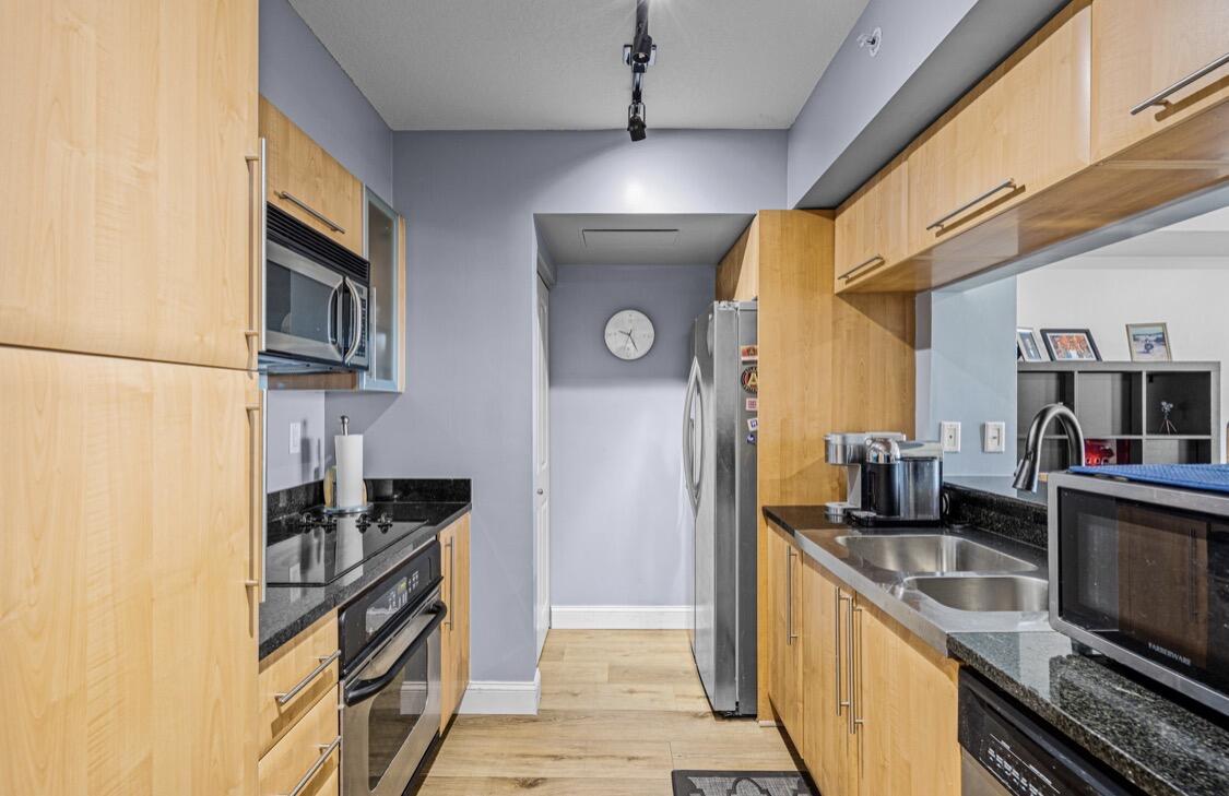 SYMPHONY NORTH CONDO - Residential