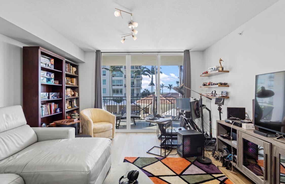 SYMPHONY NORTH CONDO - Residential