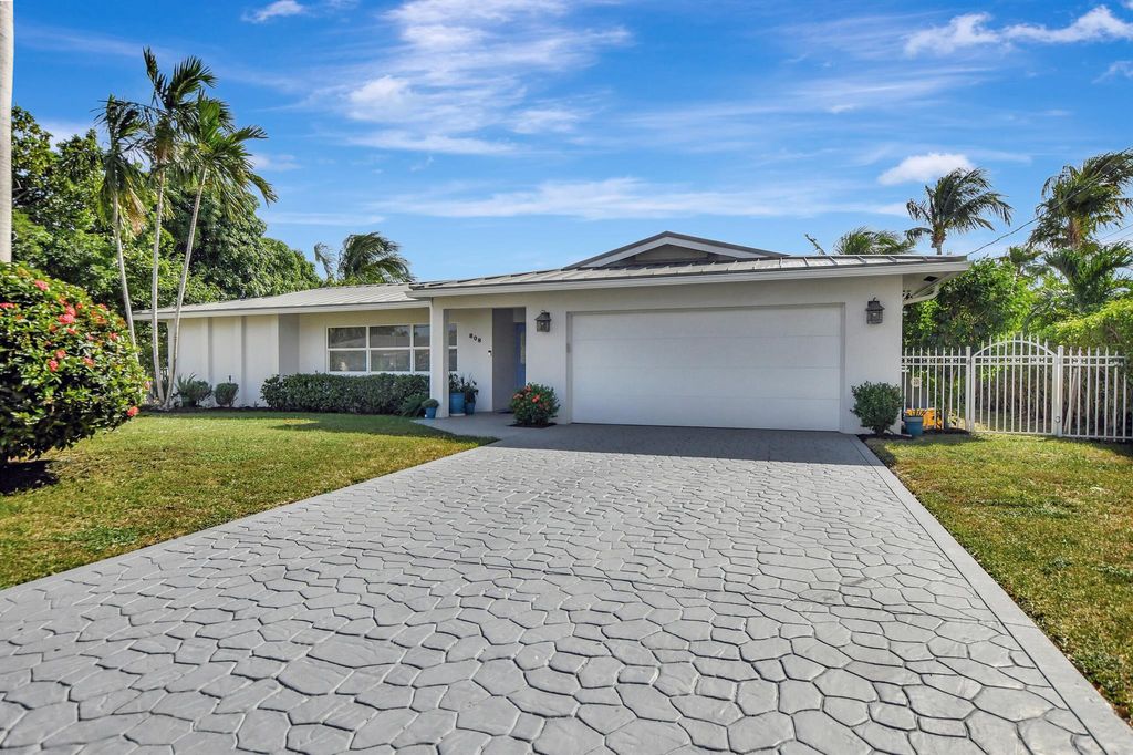 Photo of 808 Berkeley Street, Boca Raton, FL 33487 (MLS # R11109654)