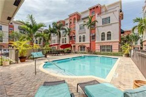 Townhouse in Fort Lauderdale FL 1033 17th Way Way 30.jpg