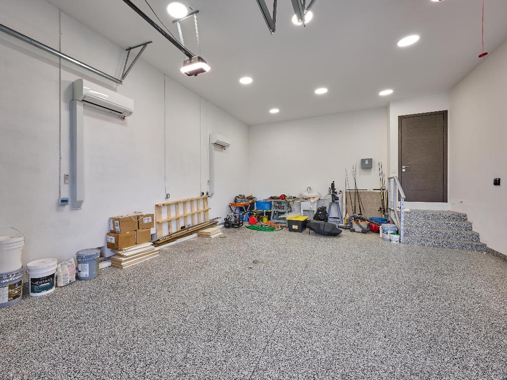 HILLSBORO HARBOR UNIT - Residential