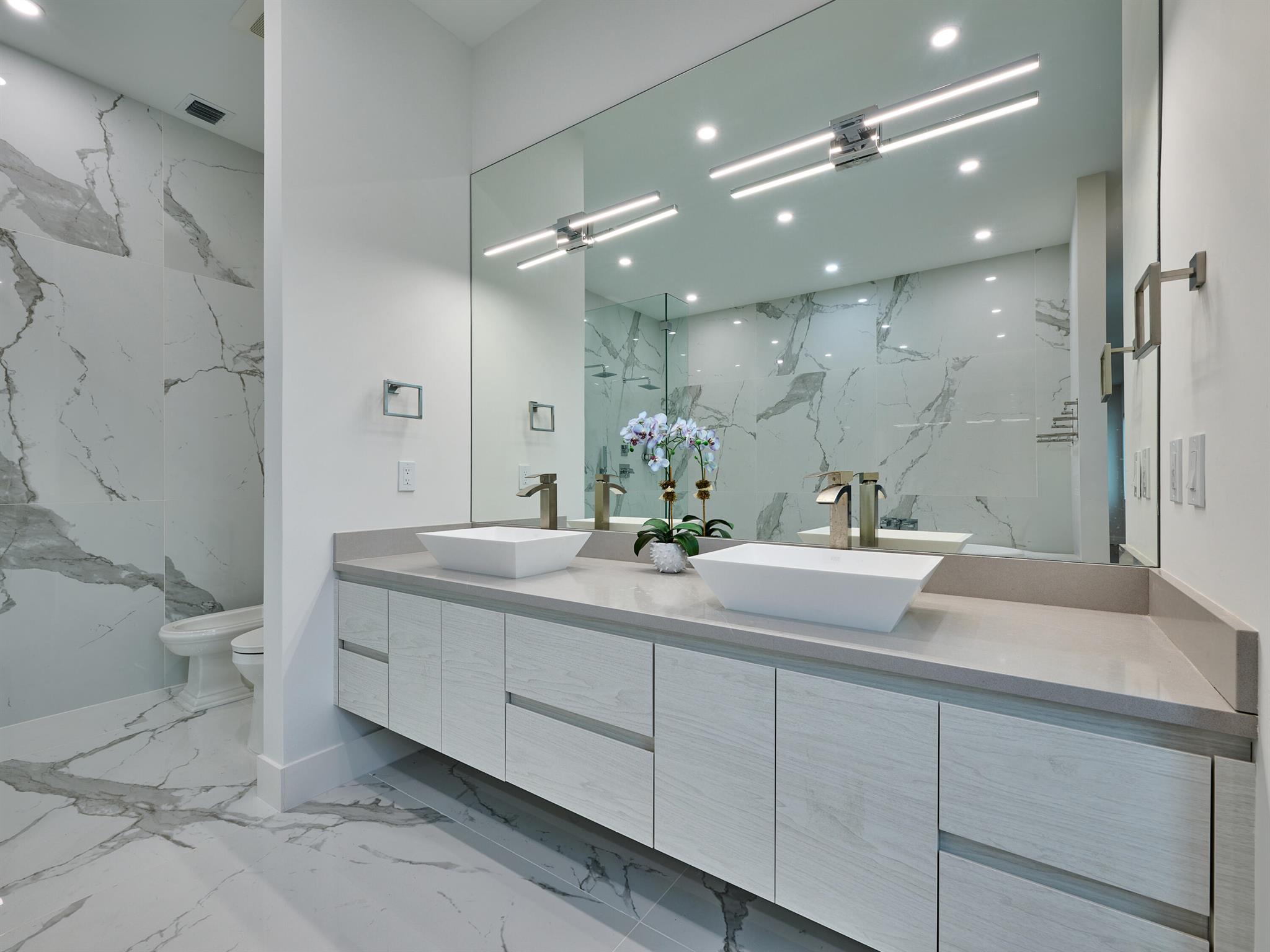 HILLSBORO HARBOR UNIT - Residential