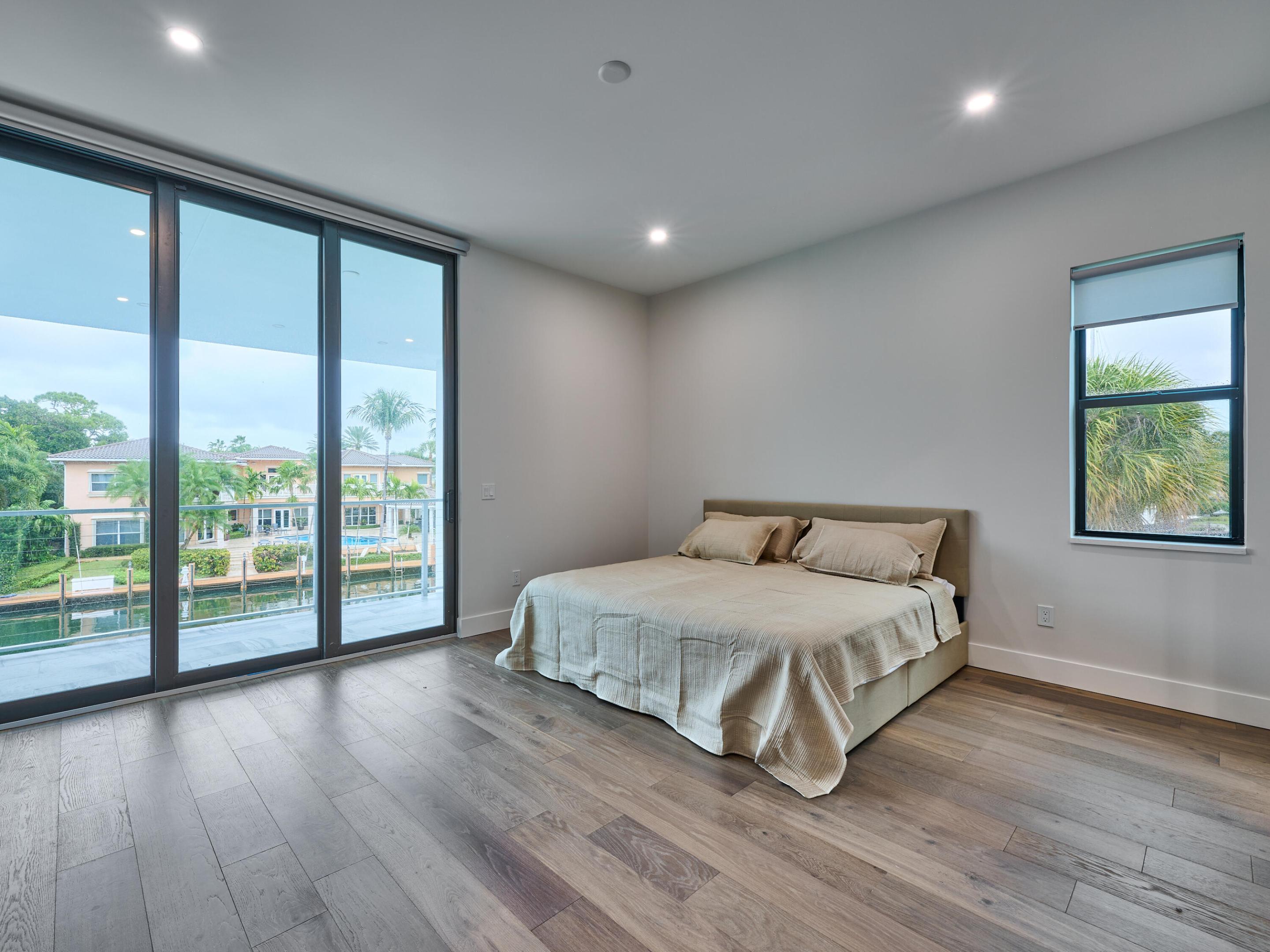 HILLSBORO HARBOR UNIT - Residential