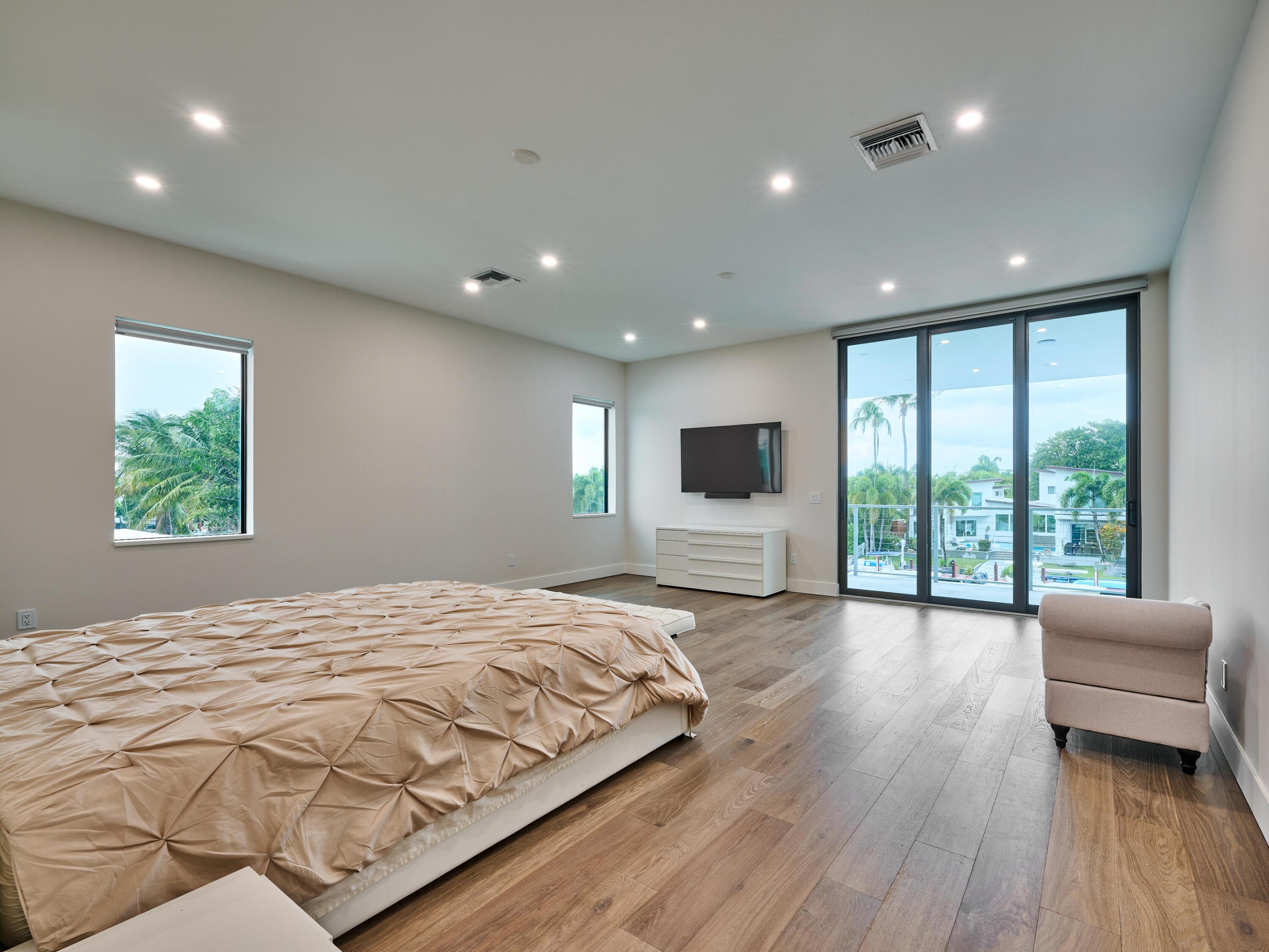 HILLSBORO HARBOR UNIT - Residential