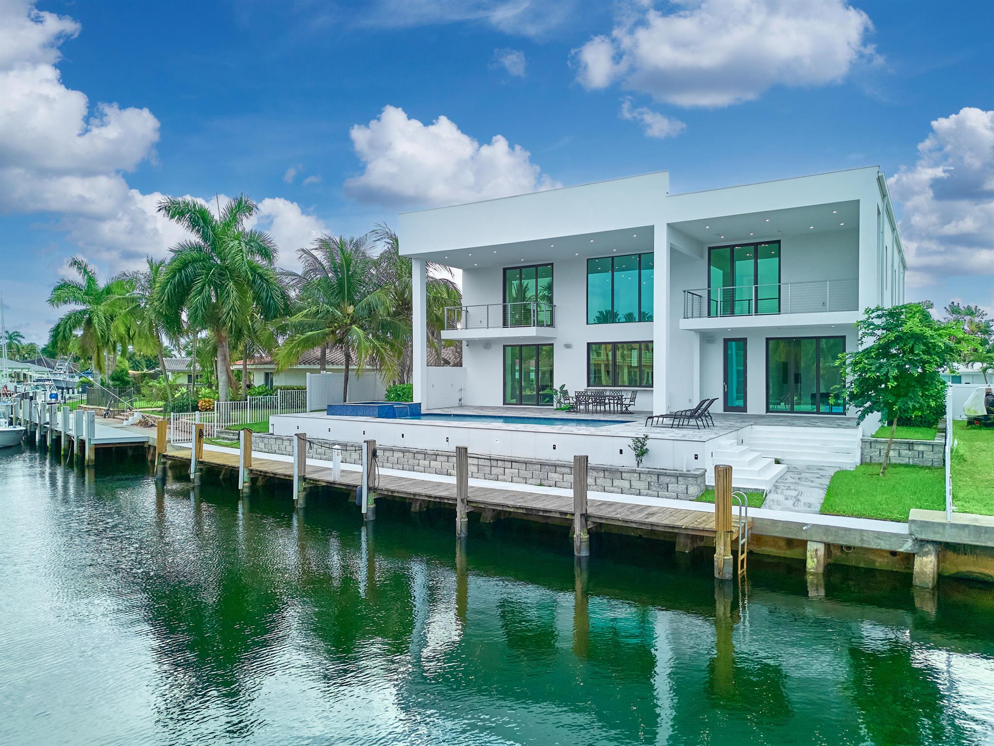 HILLSBORO HARBOR UNIT - Residential