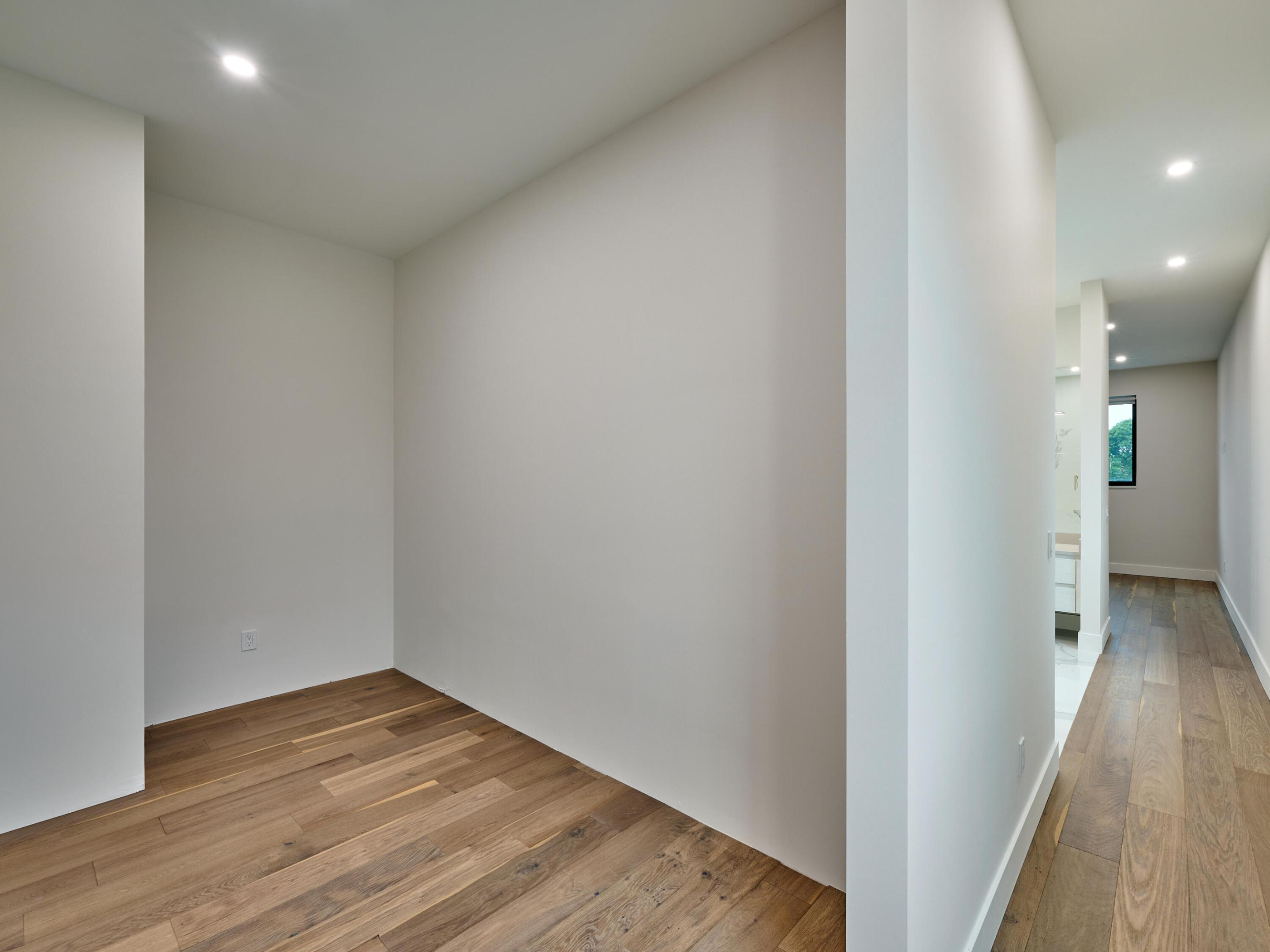 HILLSBORO HARBOR UNIT - Residential