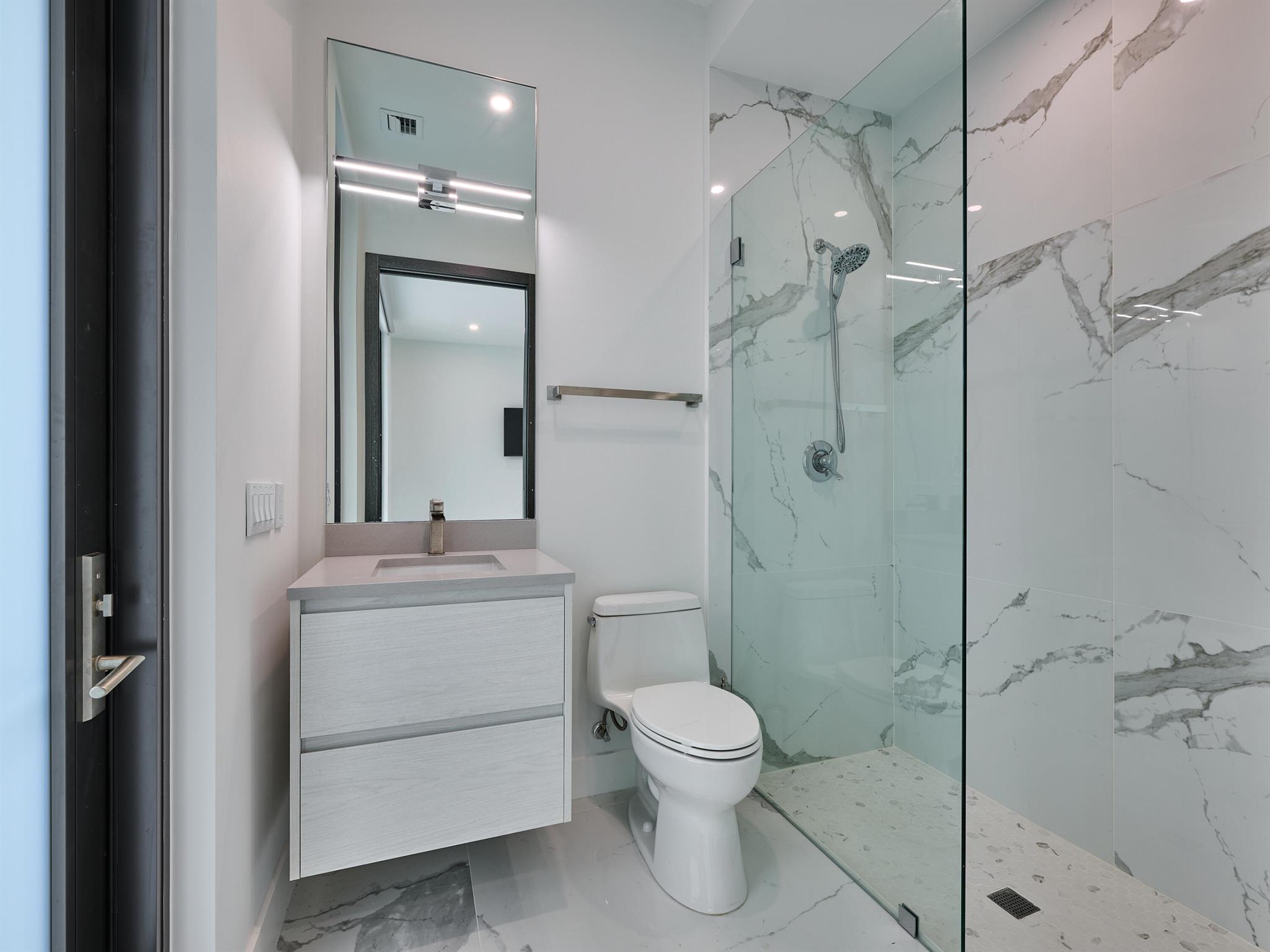 HILLSBORO HARBOR UNIT - Residential