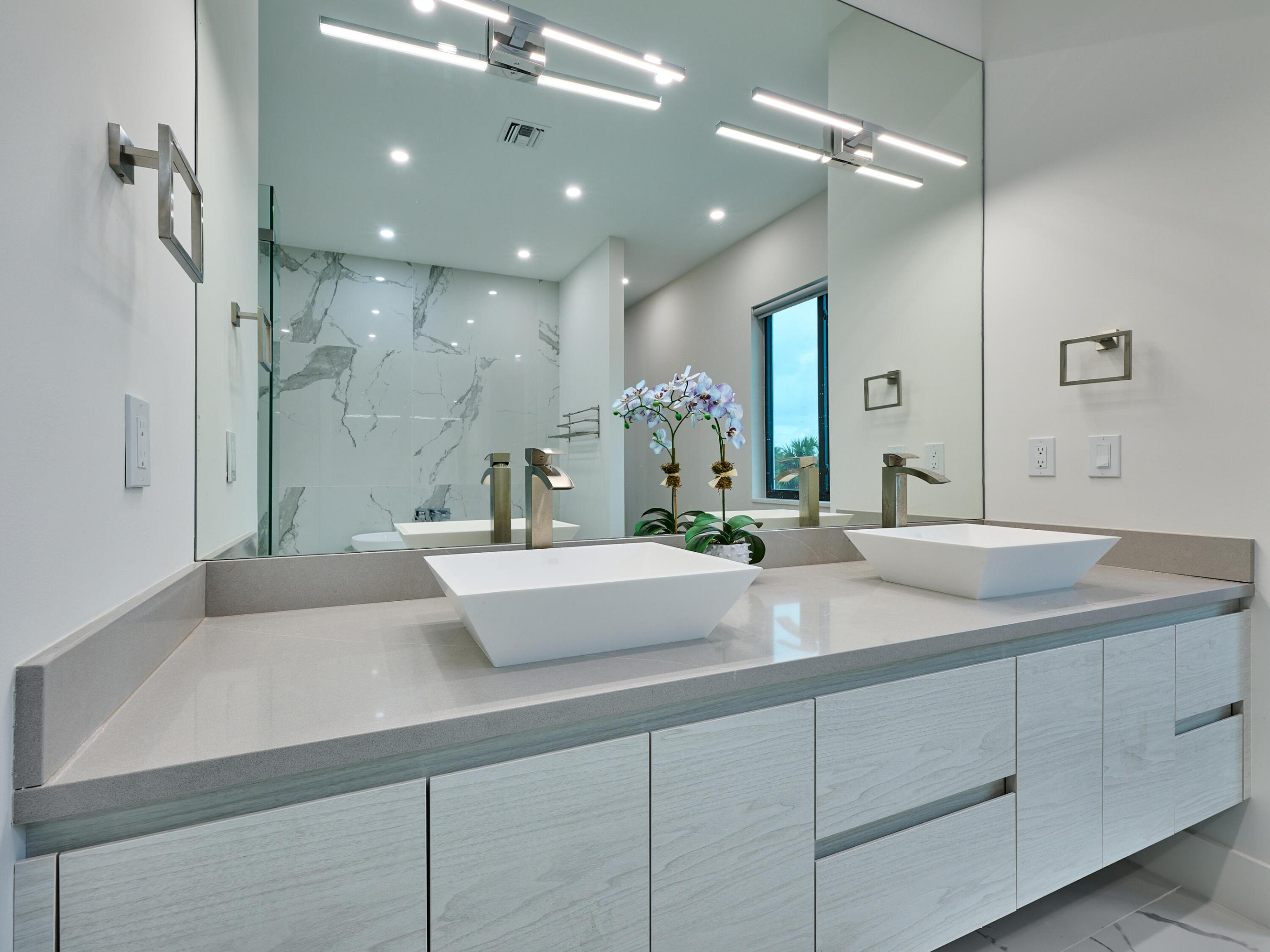 HILLSBORO HARBOR UNIT - Residential