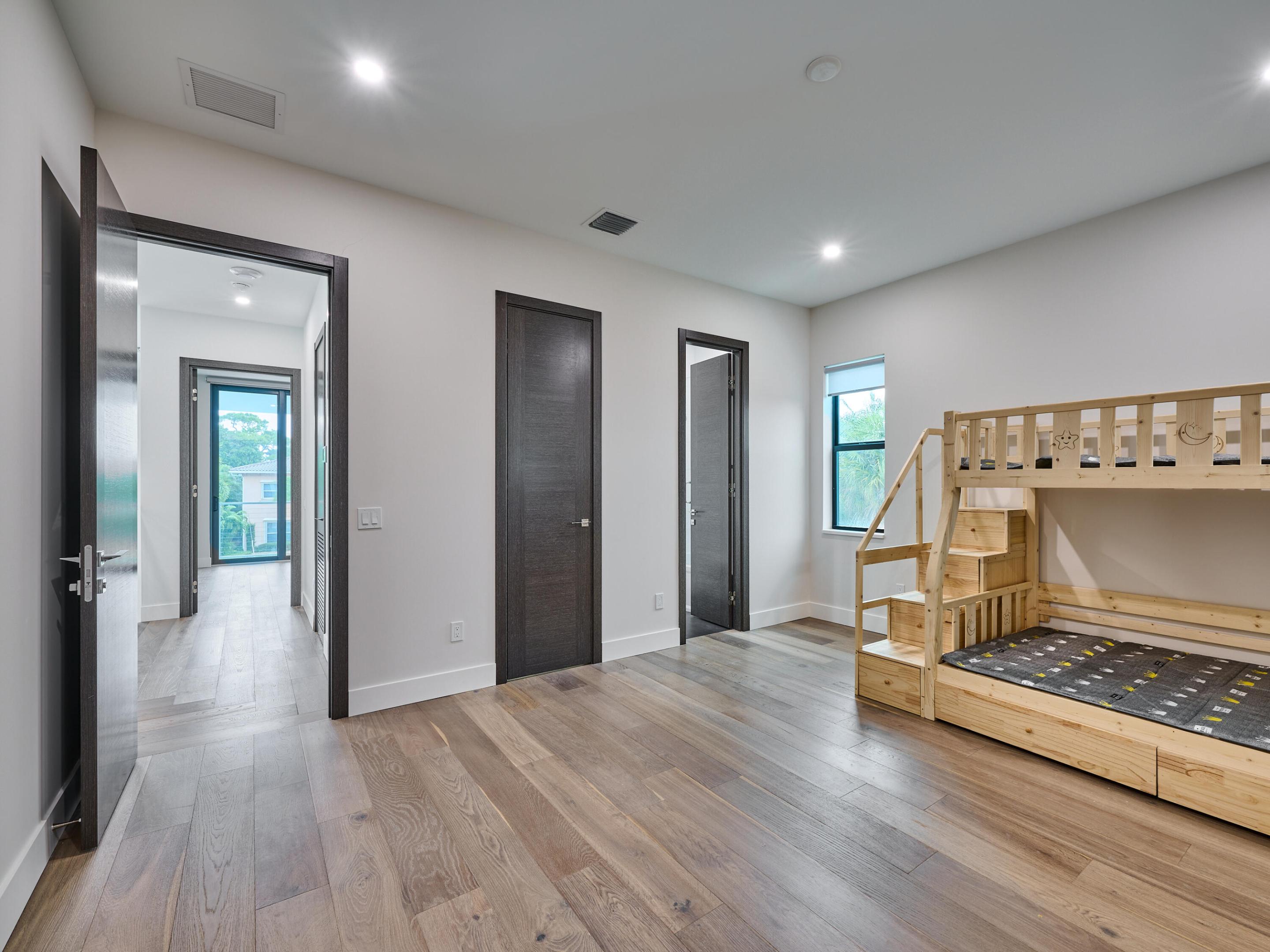 HILLSBORO HARBOR UNIT - Residential