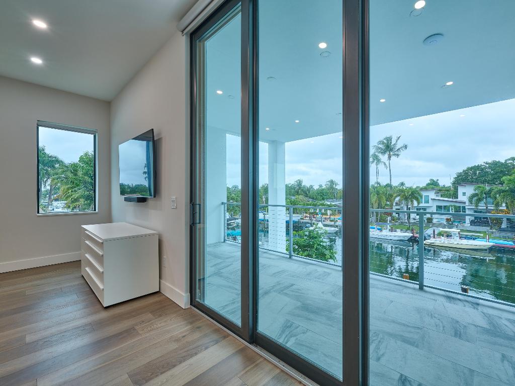 HILLSBORO HARBOR UNIT - Residential