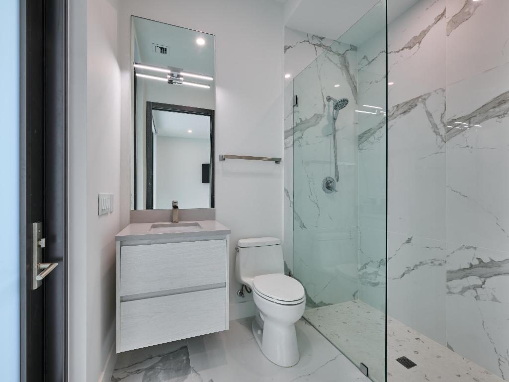 HILLSBORO HARBOR UNIT - Residential