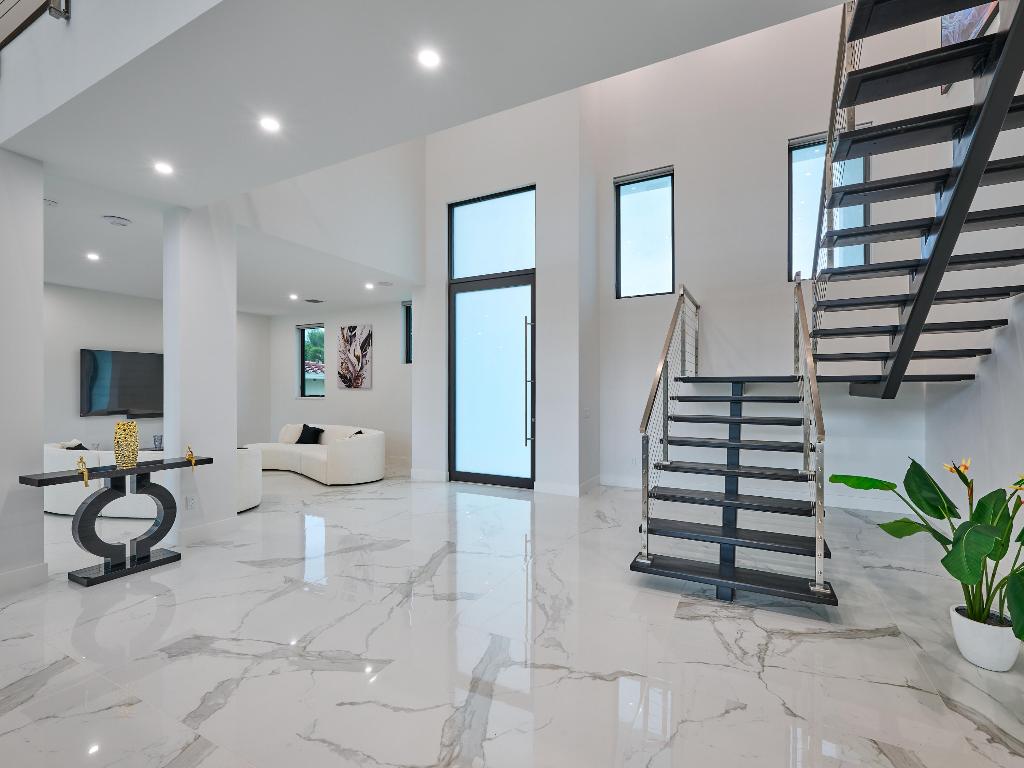 HILLSBORO HARBOR UNIT - Residential