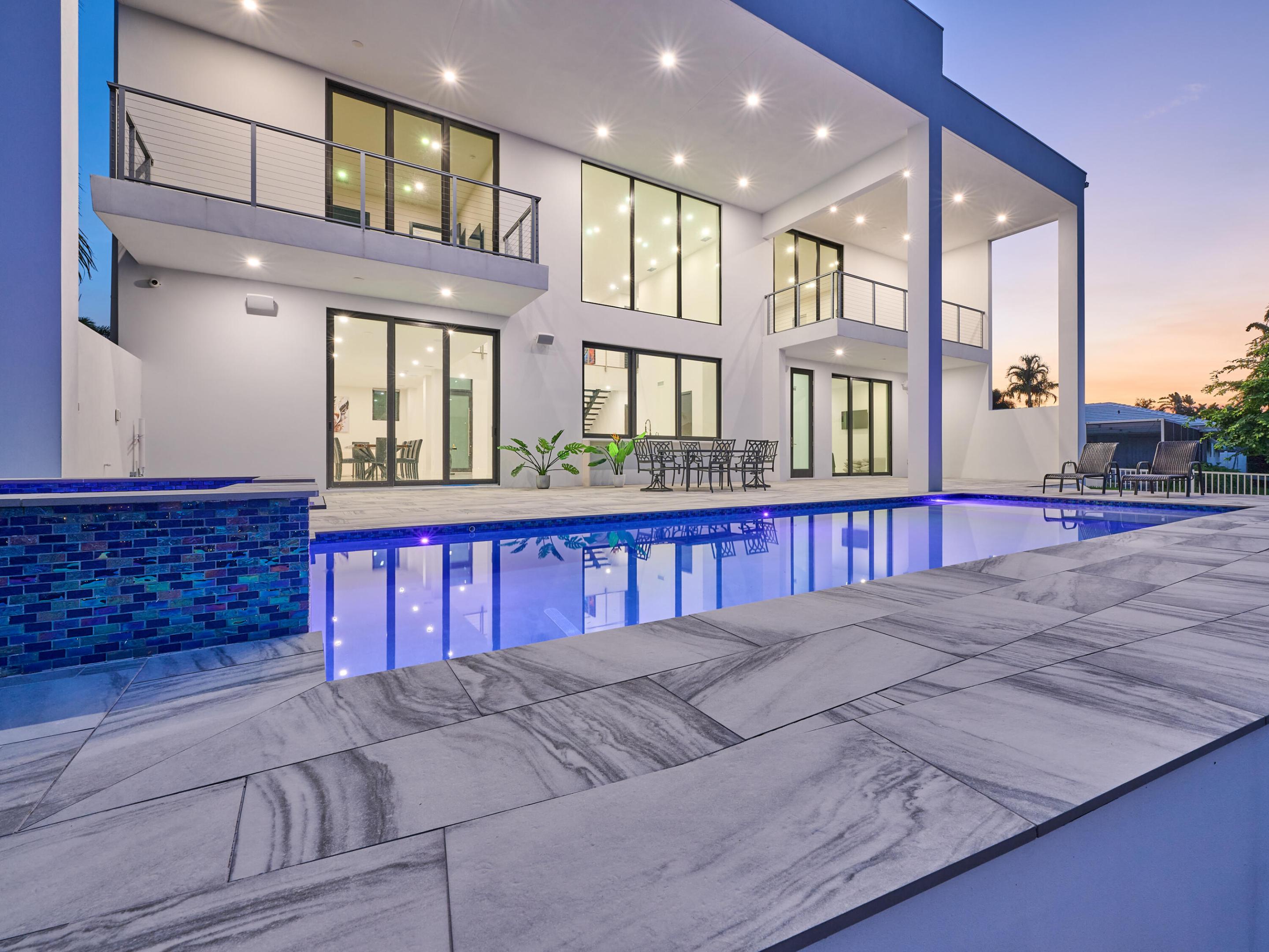 HILLSBORO HARBOR UNIT - Residential