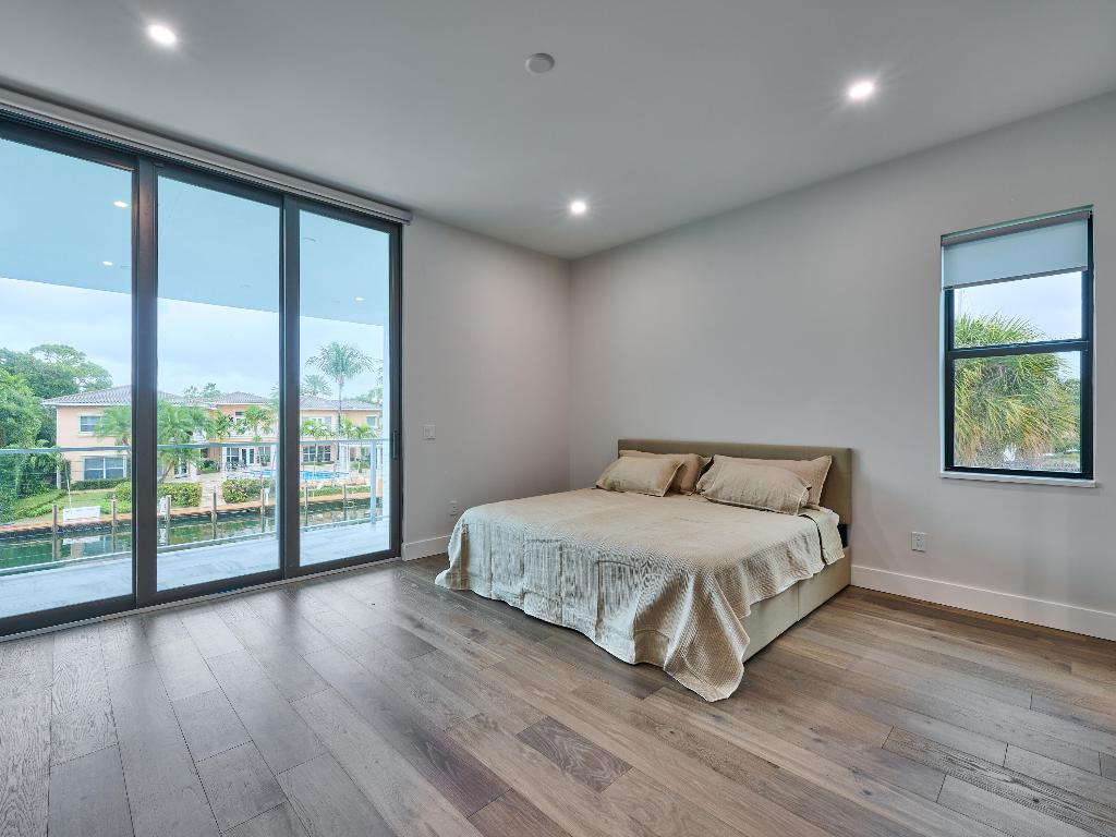 HILLSBORO HARBOR UNIT - Residential