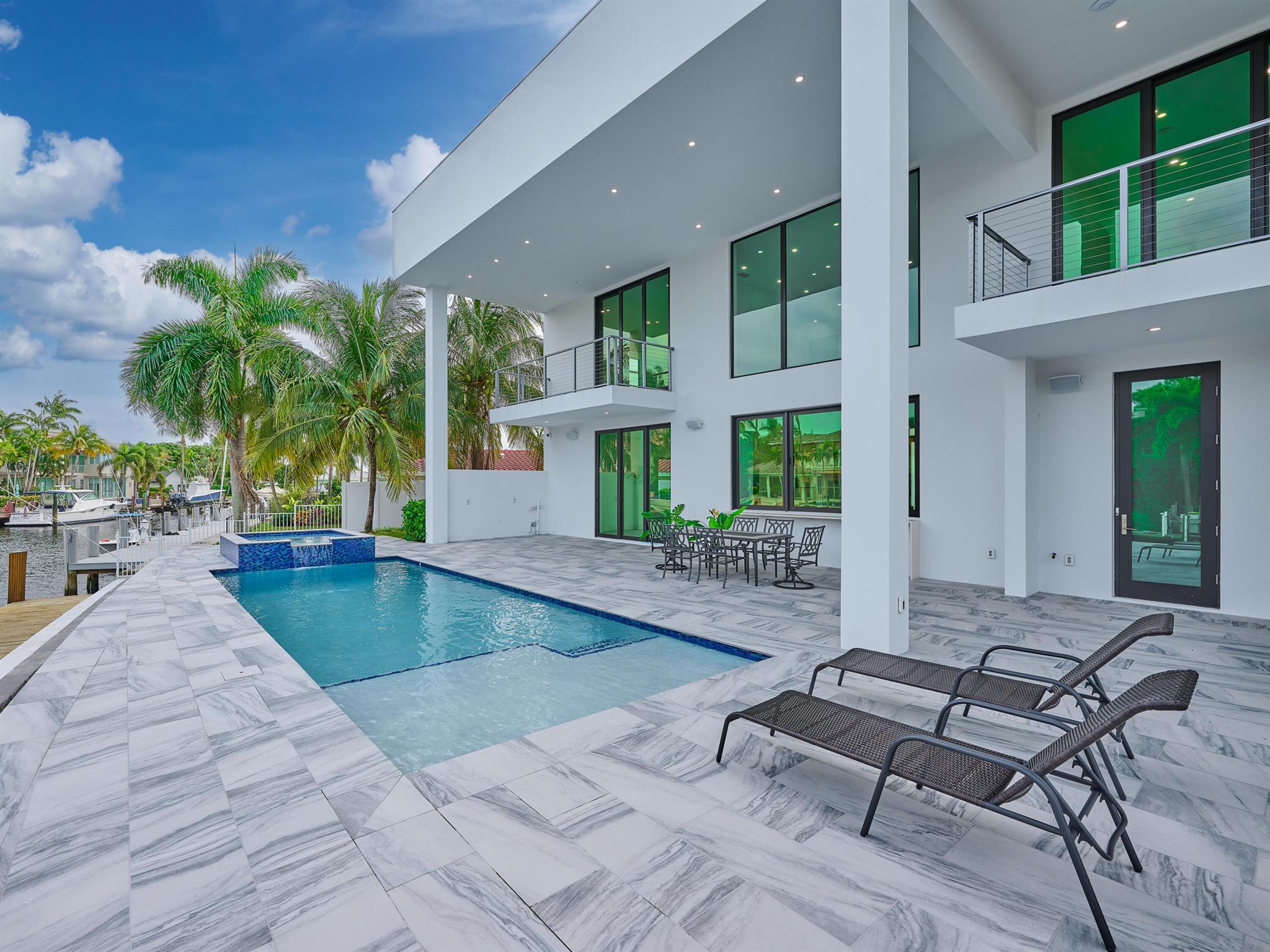 HILLSBORO HARBOR UNIT - Residential