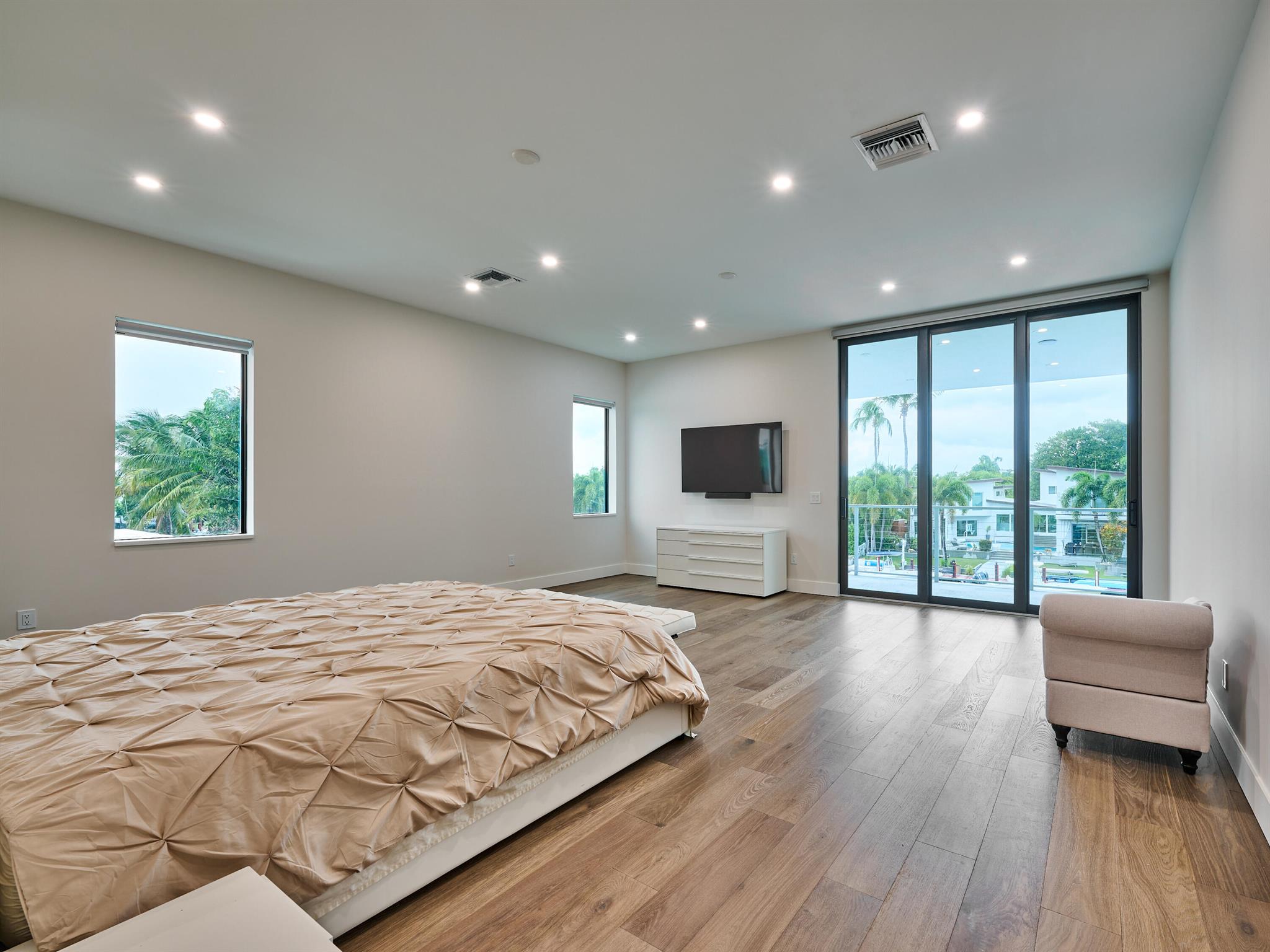 HILLSBORO HARBOR UNIT - Residential