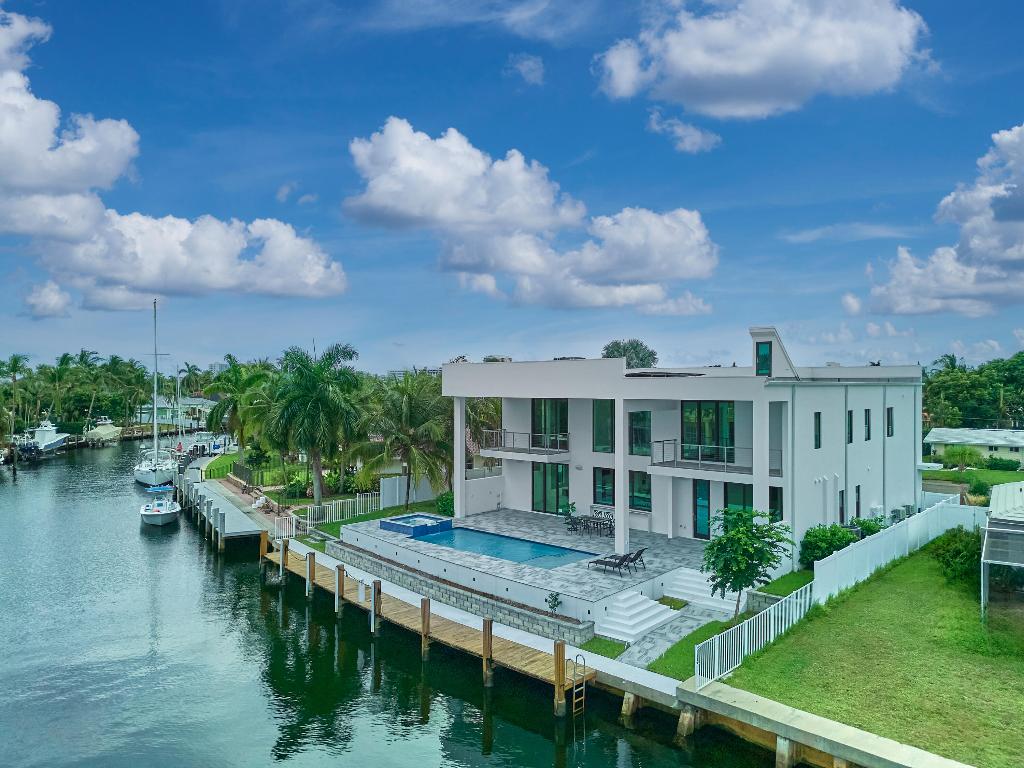 HILLSBORO HARBOR UNIT - Residential