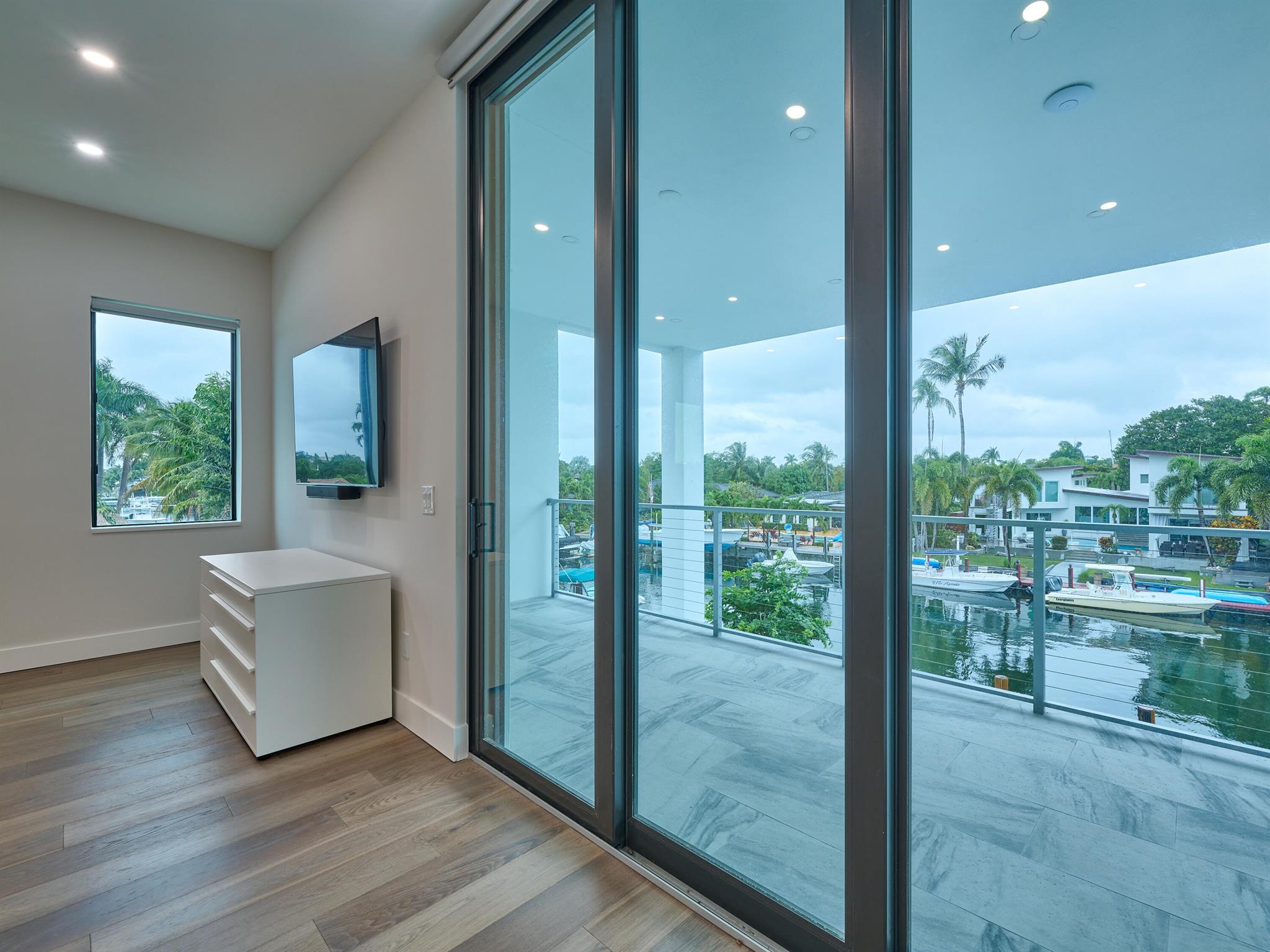 HILLSBORO HARBOR UNIT - Residential