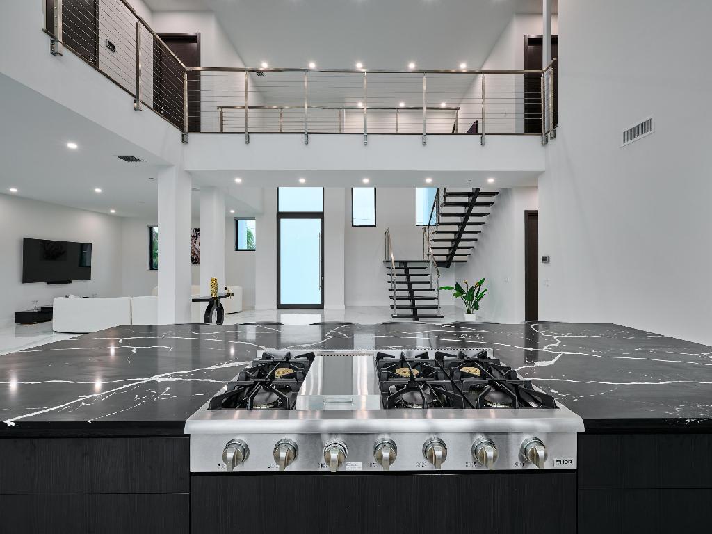 HILLSBORO HARBOR UNIT - Residential