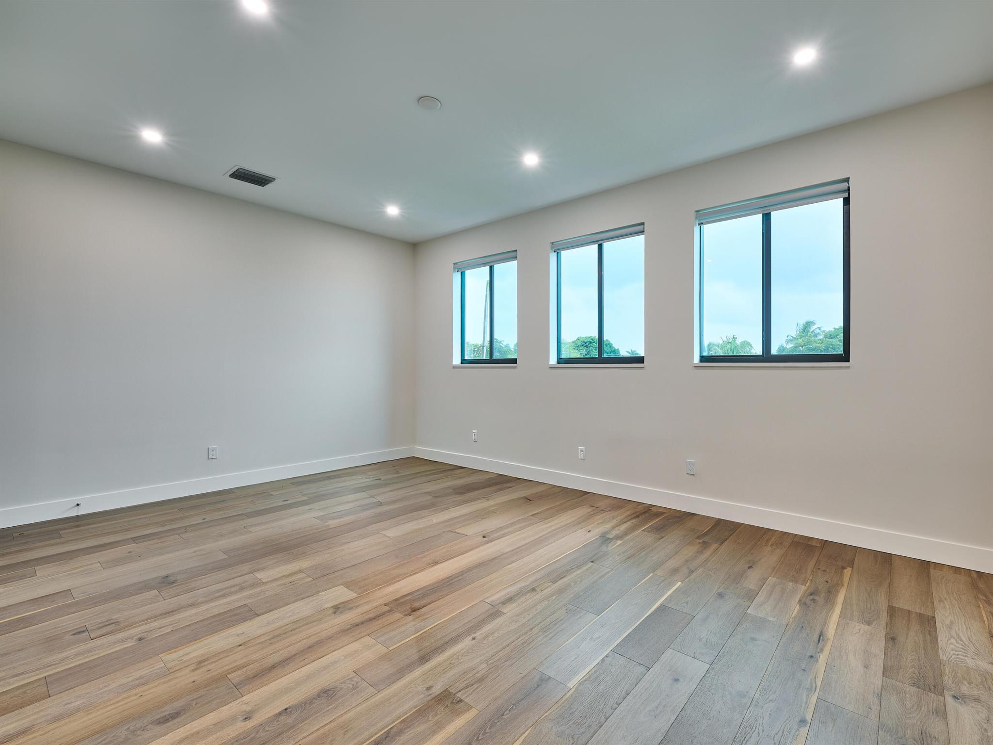 HILLSBORO HARBOR UNIT - Residential