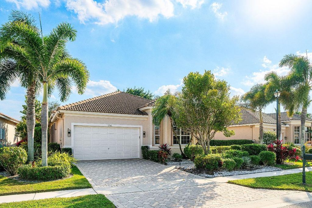 Photo of 6942 Fairway Lakes Drive, Boynton Beach, FL 33472 (MLS # R11139677)