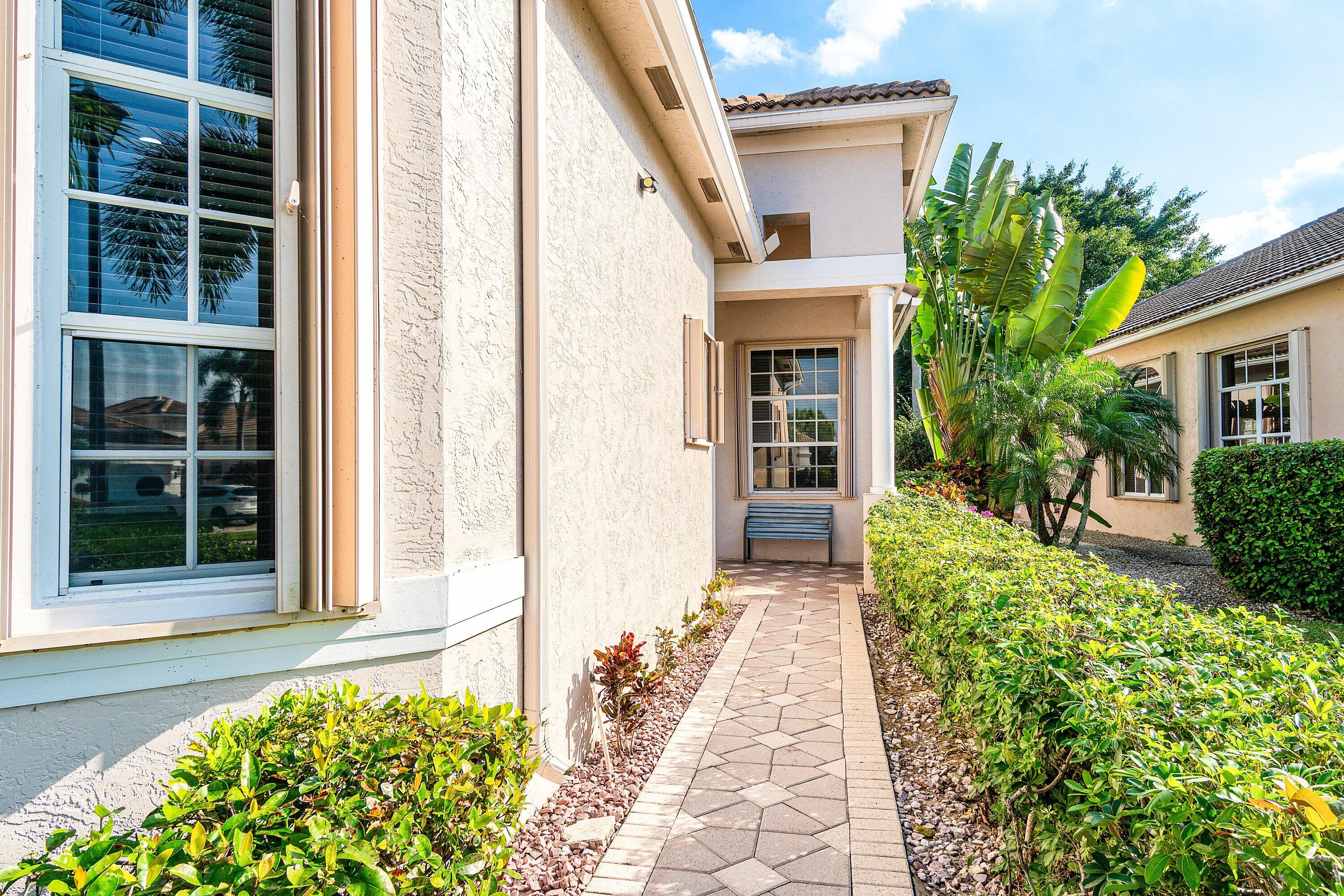 6942 Fairway Lakes Drive