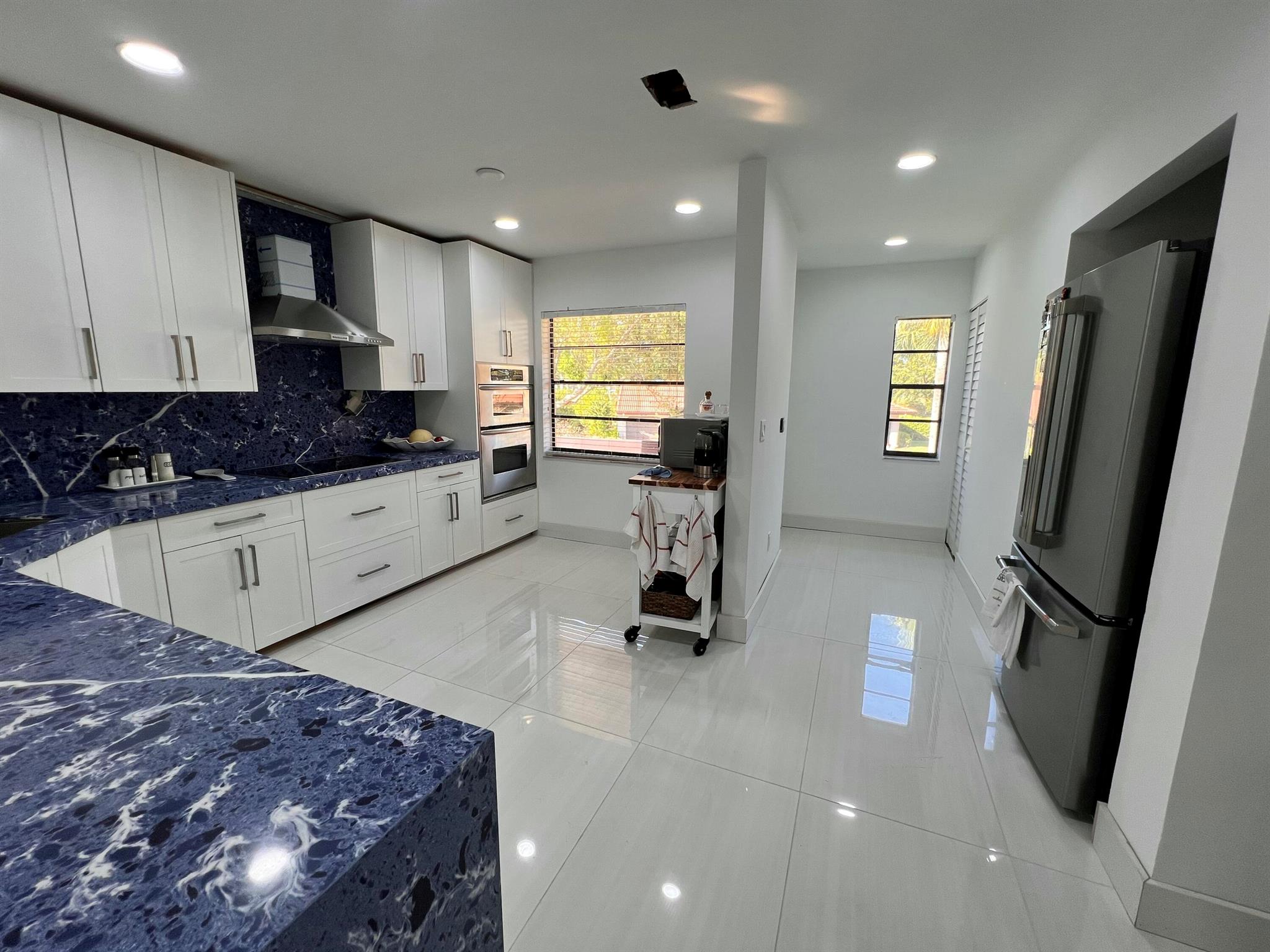 9299 Vista Del Lago H