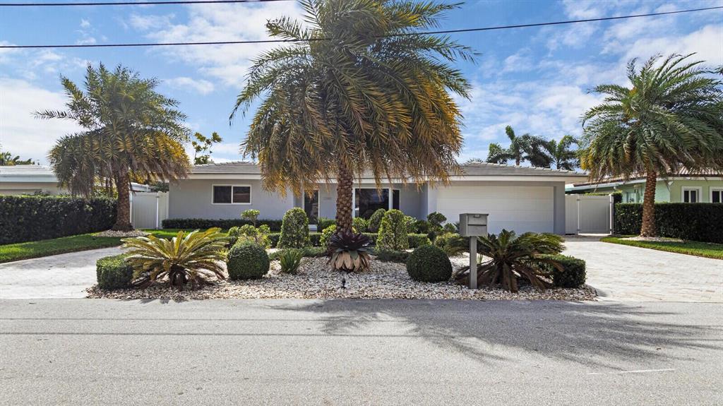 Photo of 2380 SE 10th Court, Pompano Beach, FL 33062 (MLS # R10777857)