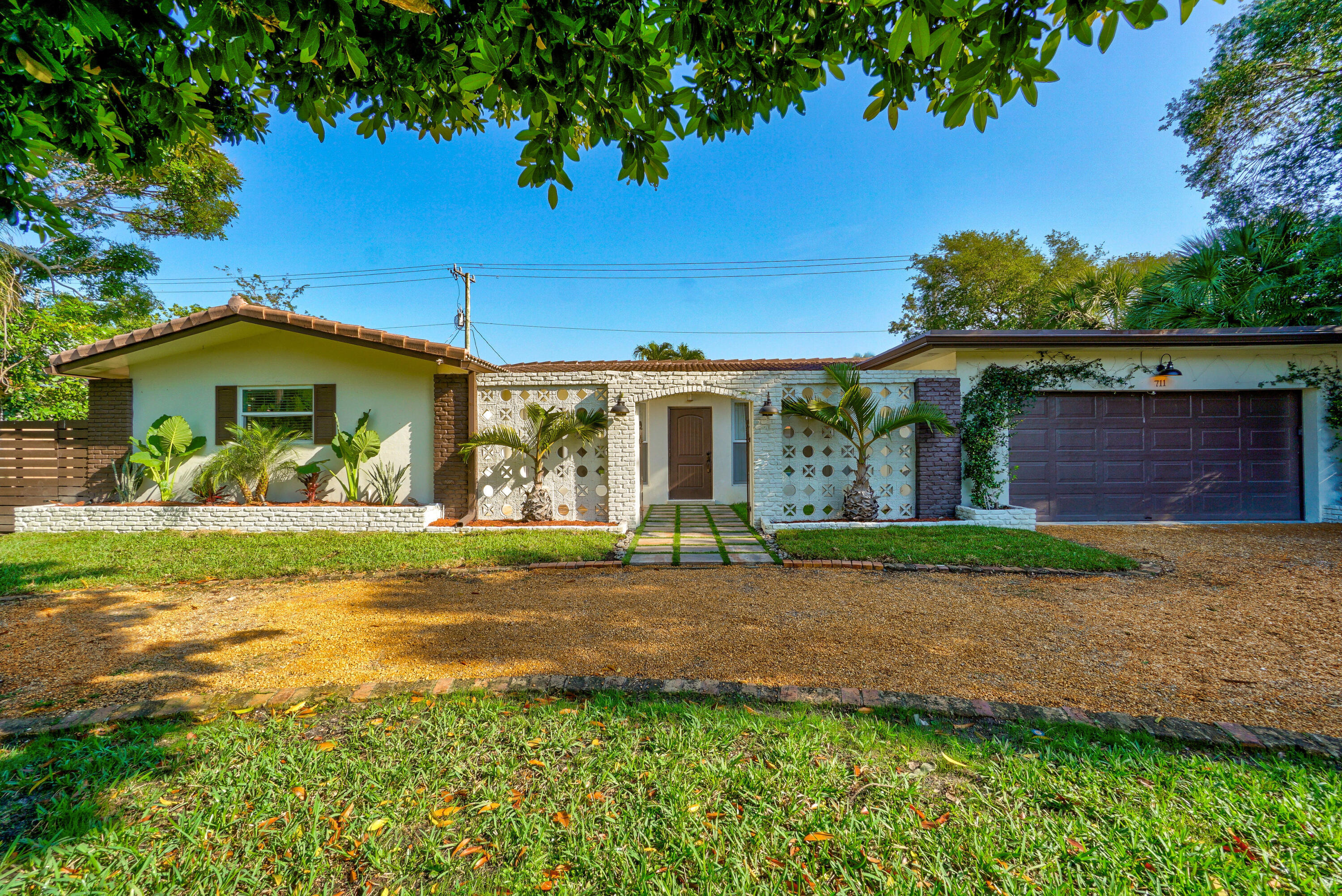 711 SW 25th Place