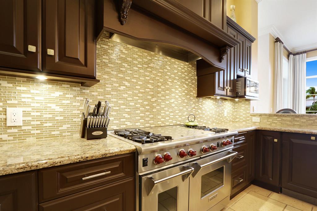 HARBOUR ISLES - Residential