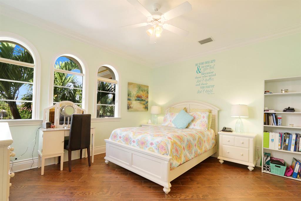 HARBOUR ISLES - Residential