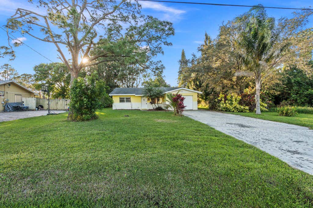 Photo of 5901 Sunset Boulevard, Fort Pierce, FL 34982 (MLS # R10964110)