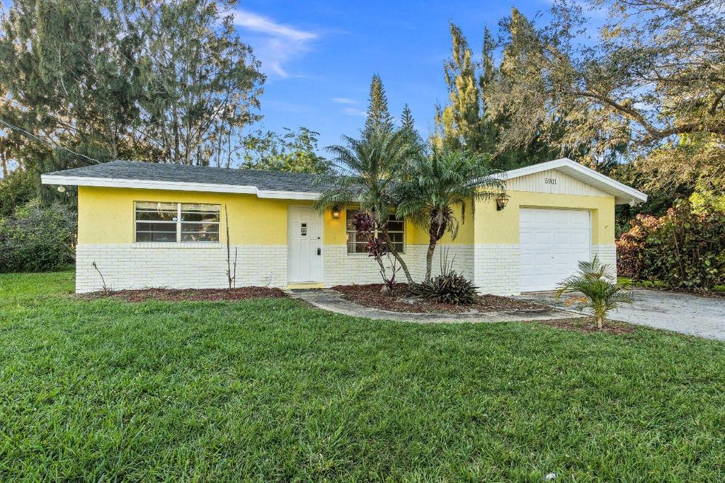 Photo of 5901 Sunset Boulevard, Fort Pierce, FL 34982 (MLS # R10964110)