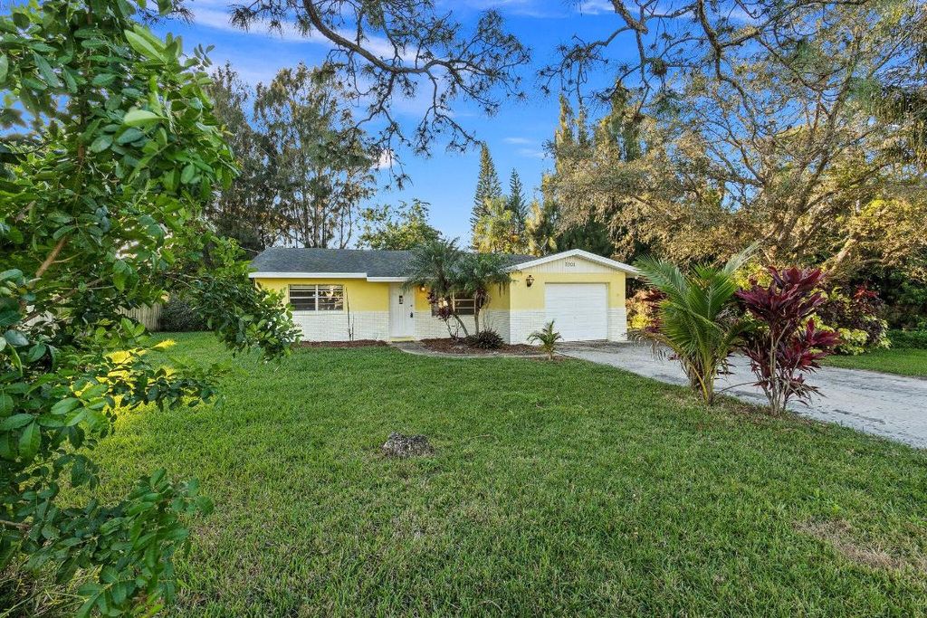 Photo of 5901 Sunset Boulevard, Fort Pierce, FL 34982 (MLS # R10964110)