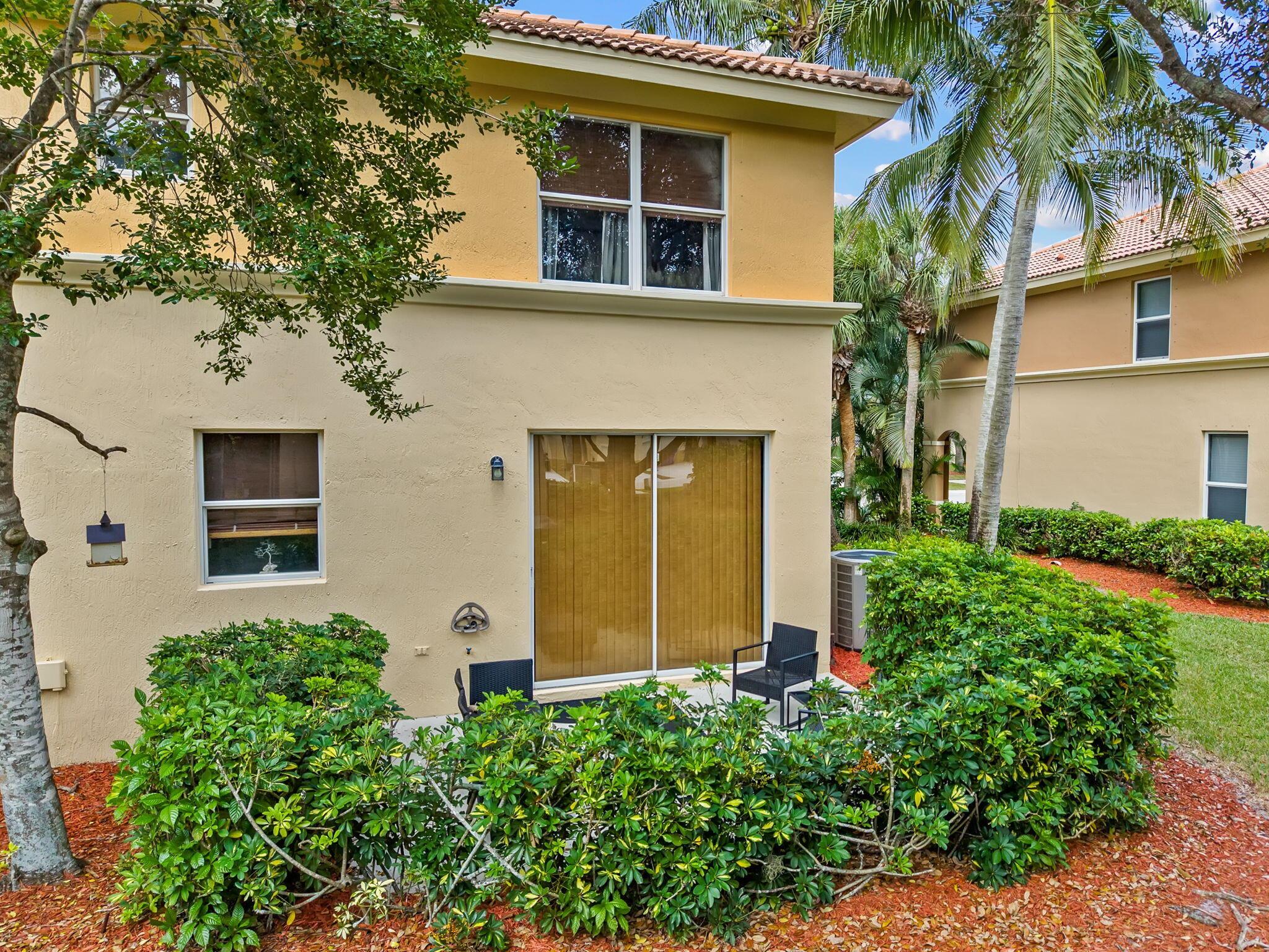 SEMINOLE ESTATES & TOWNHO - Residential Lease