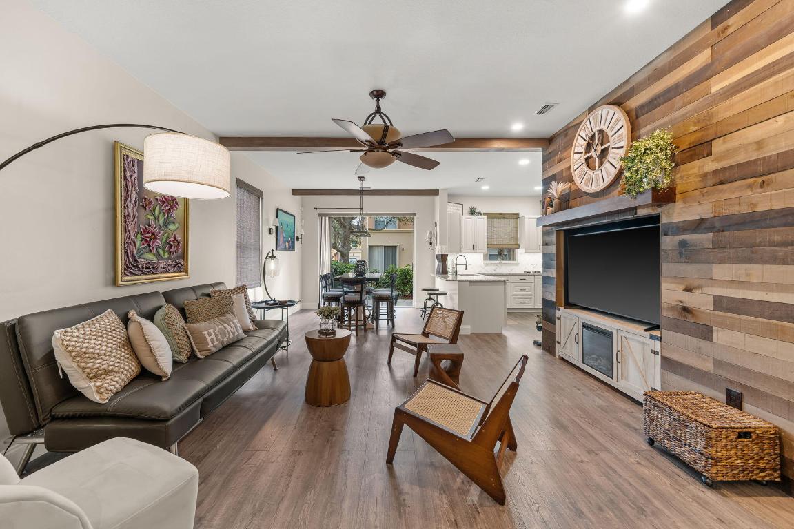 SEMINOLE ESTATES & TOWNHOMES - Residential Lease