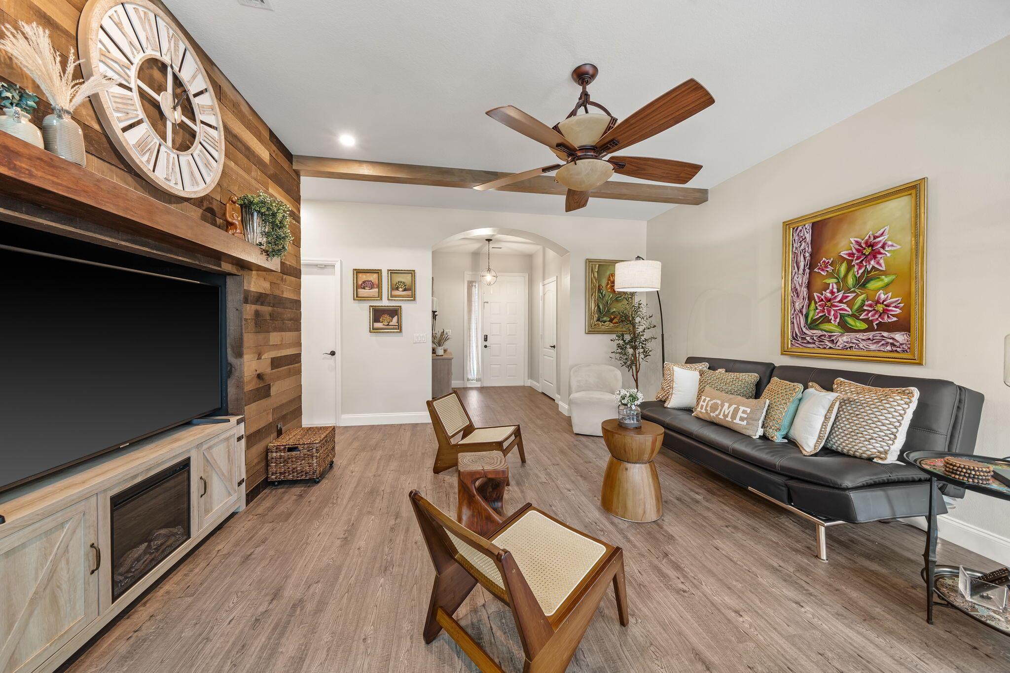 SEMINOLE ESTATES & TOWNHO - Residential Lease