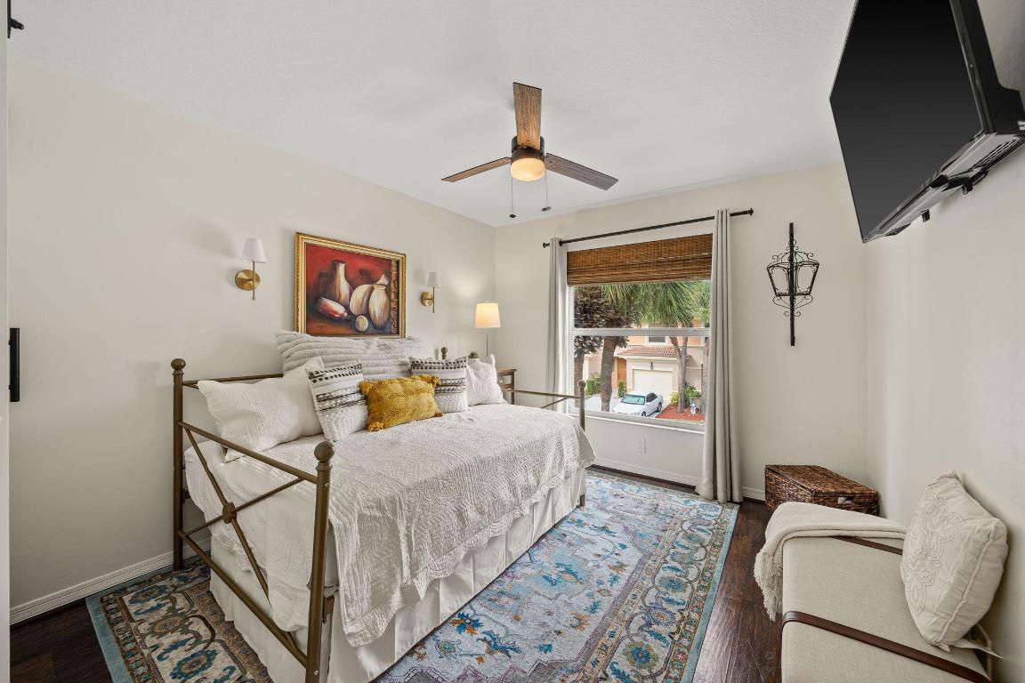 SEMINOLE ESTATES & TOWNHOMES - Residential Lease