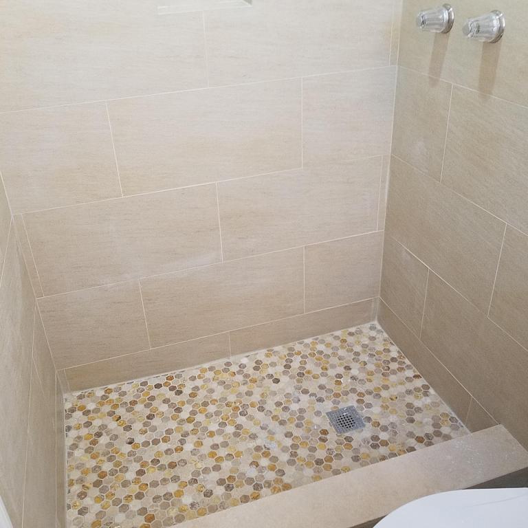 CRESTHAVEN NO 9 REPLAT 46-1 B LOT 15 BLK 3 - Residential Lease