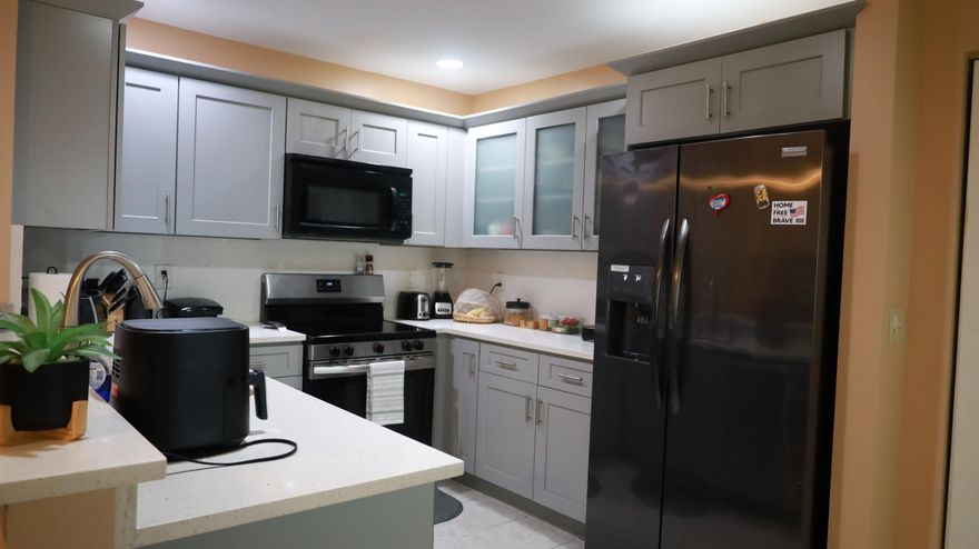 Talking about LOCATION!
This updated 3 bedroom, 2.5 bathrooms townhouse in the heart of West Pembroke Pines offers an open-concept layout with a modern kitchen featuring stainless steel appliances, along with updated granite countertops. The main level includes tile flooring , while the upstairs primary suite plus the two other bedrooms includes, ample closet Spaces, laminate flooring, and a convenient laundry area between the rooms. Recent improvements include a newer AC system. The updated covered patio provides is used as a Florida room. This property is move-in ready conditions and located near local amenities and major routes.
Hurry and send your offer on FARBAR, this great deal won't last.