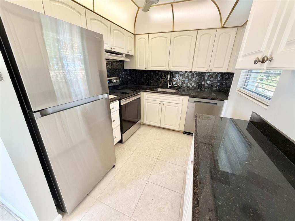 Mansfield/Century Village - Residential Lease