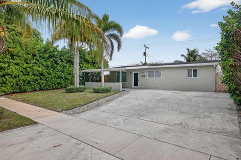 Photo of 631 N 70th Avenue, Hollywood, FL 33024 (MLS # R11160407)