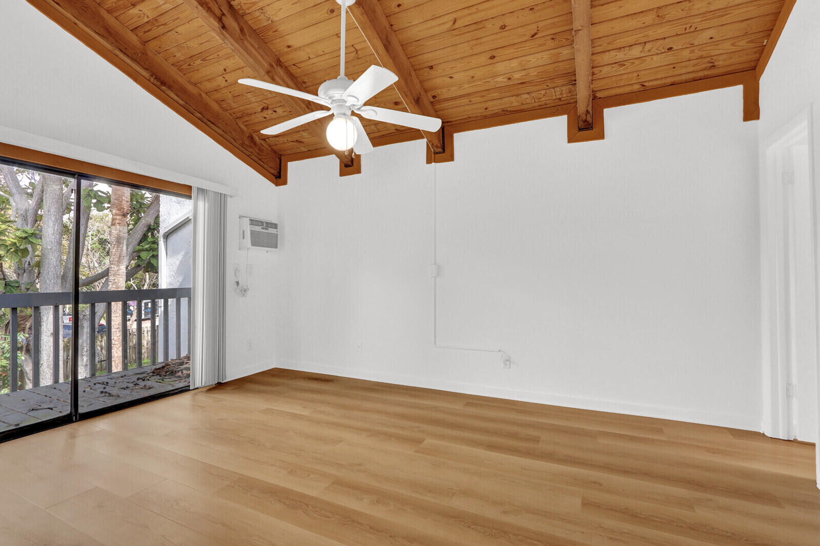 TIMBERCREEK TOWNHOMES & VILLAS - Residential Lease