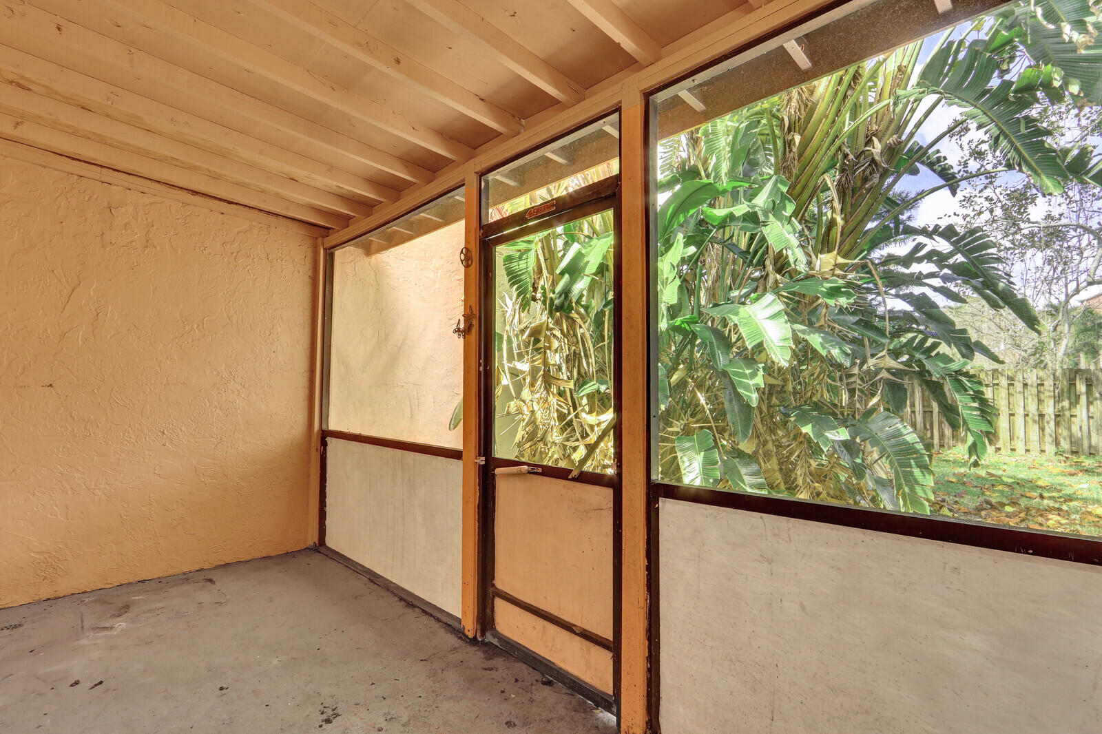 TIMBERCREEK TOWNHOMES & VILLAS - Residential Lease