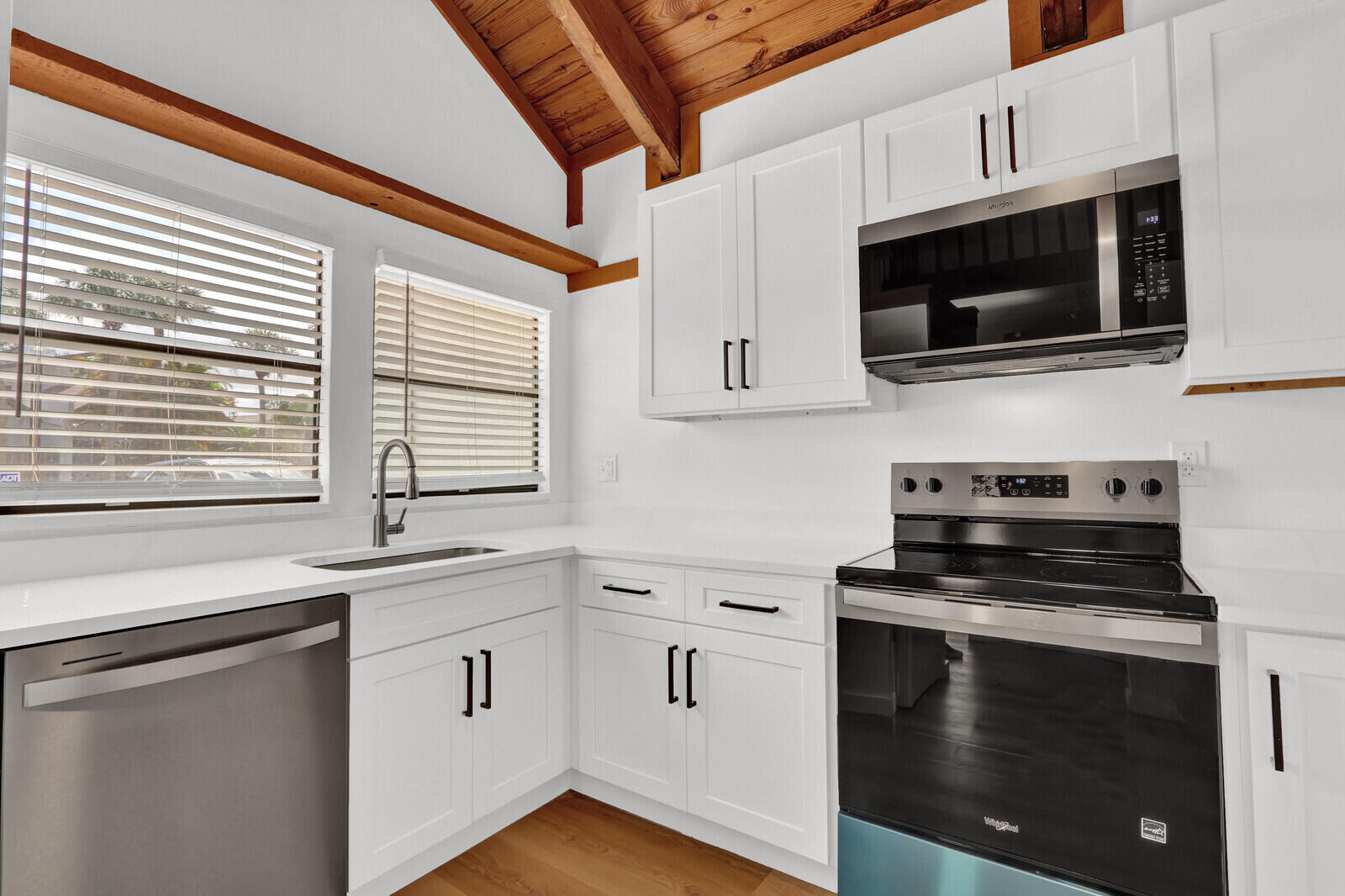 TIMBERCREEK TOWNHOMES & VILLAS - Residential Lease