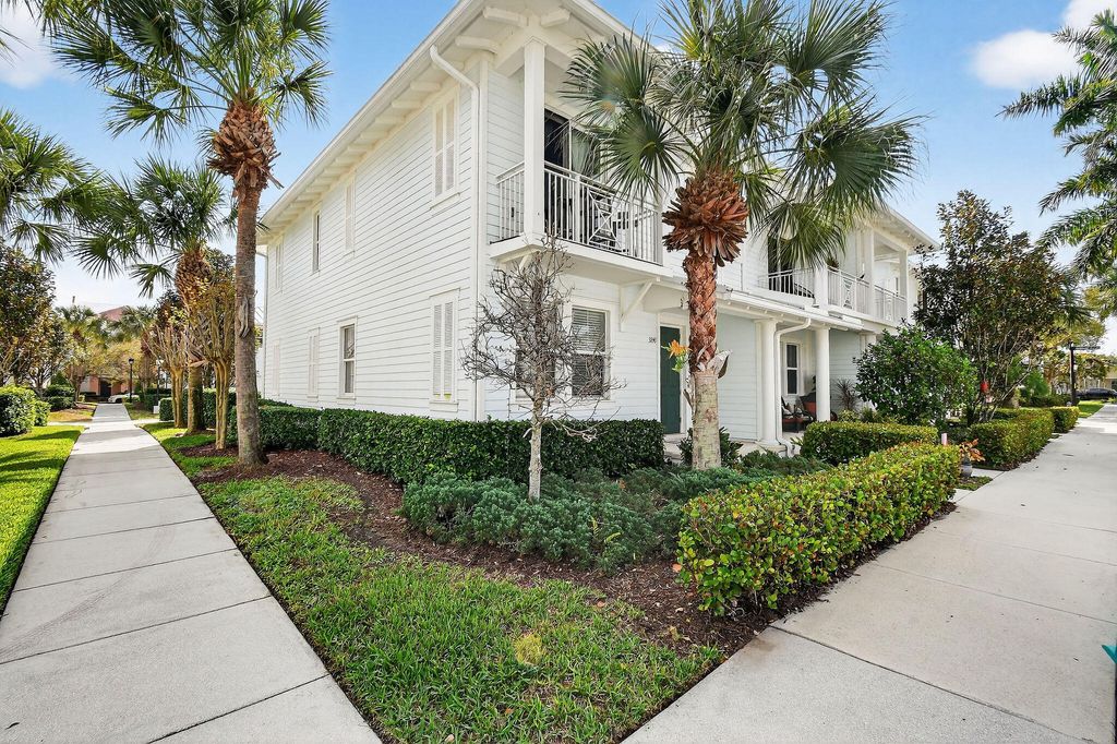 Photo of 3241 Hemingway Drive, Jupiter, FL 33458 (MLS # B26001271)