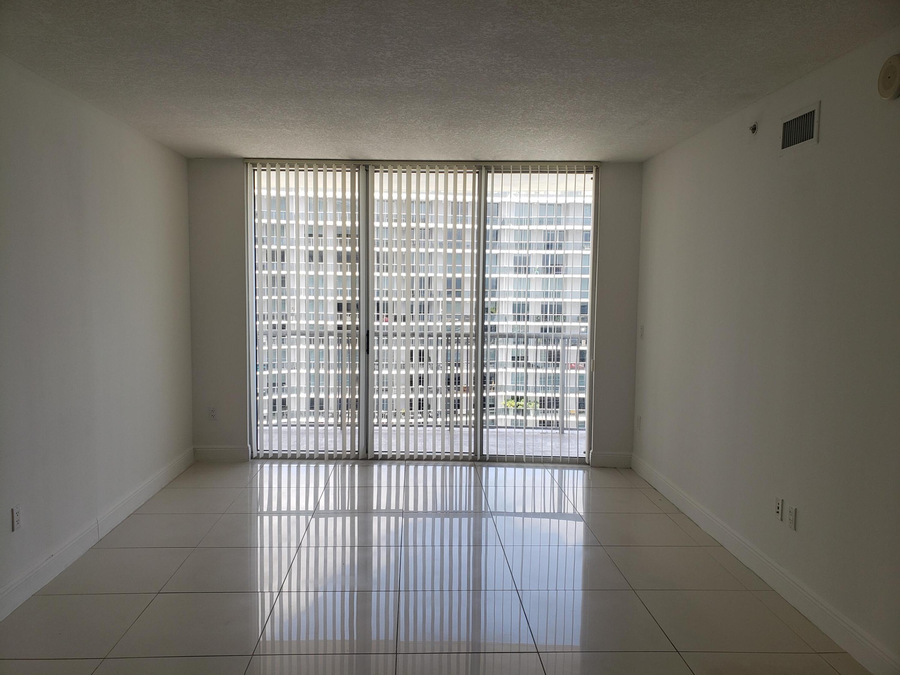 1750 N Bayshore Drive 5205