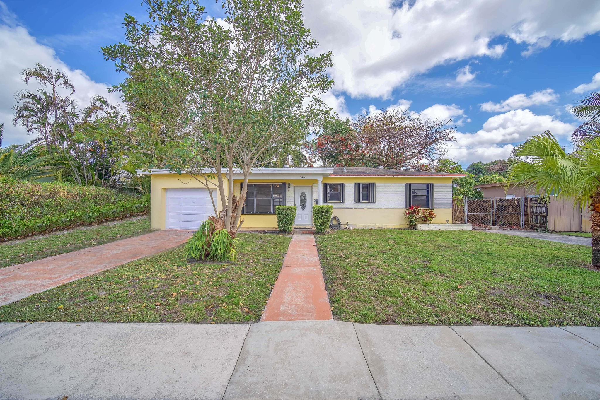 Room for your  boat or RV with gate on side of home. Large backyard in this 3 bedroom 2 bath home. Has extra room for office or play room. No association and rapid approval. Rent includes lawn and pest control.