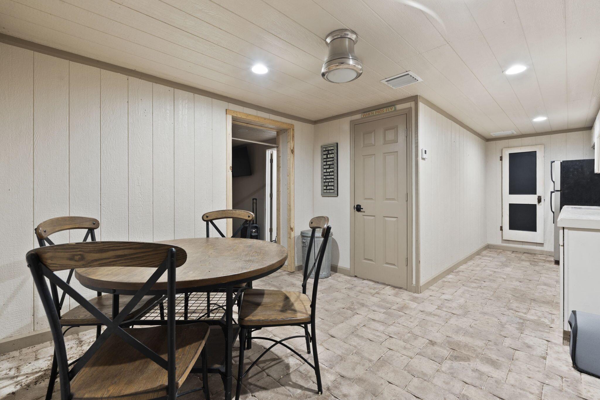 METES AND BOUNDS - Residential