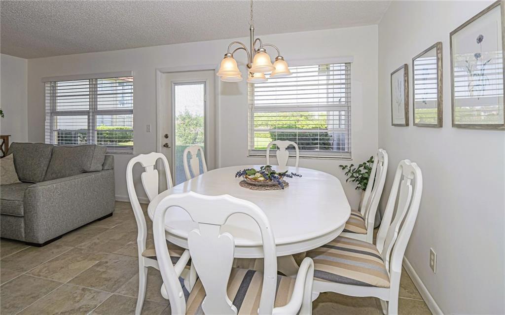 VISTA ROYALE - Residential Lease